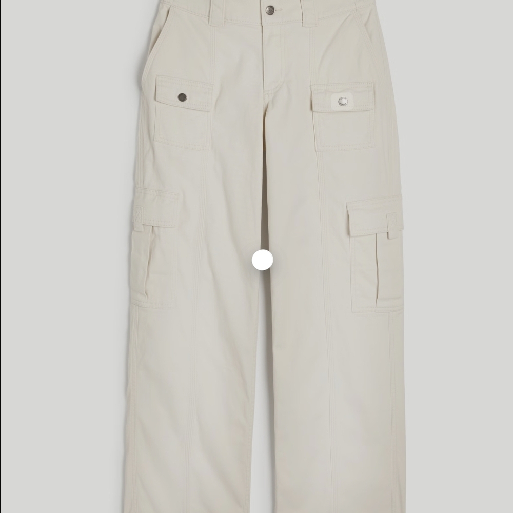 Hollister Cream Cargo Pants Relaxed Fit